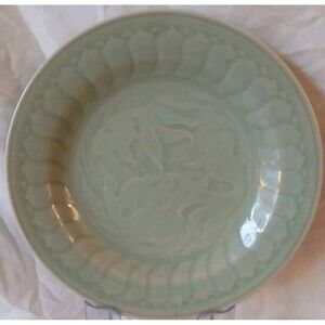 1 Vintage Longquan Celadon Green Koi Dinner Plate 8" w/3 Fish, Lotus Petals